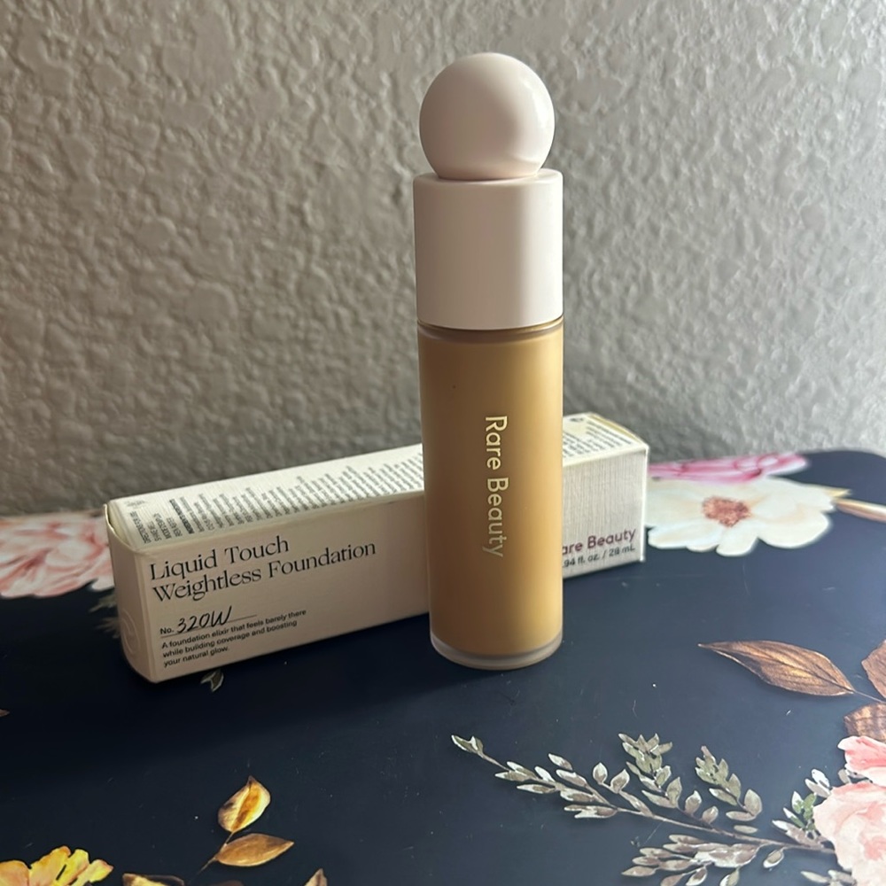 Rare, beauty liquid, touch, weightless foundation No. 320W NEW
